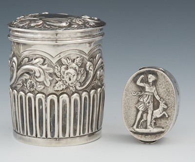 A Sterling Silver Repousse Vanity 132bc6