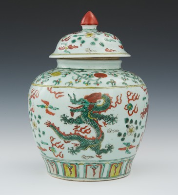 A Chinese Wucai Covered Jar Biscuit 132cac