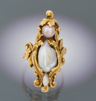 A Ladies Baroque Pearl and Scroll 132f6c