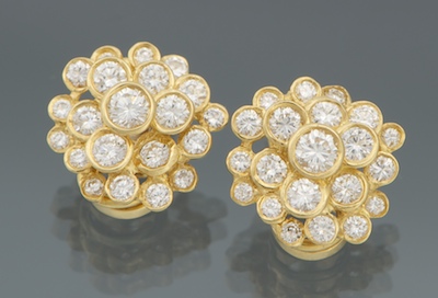 A Pair of Diamond Cluster Ear Clips 132f7f