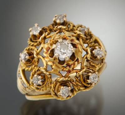 A Ladies Diamond Cluster Ring 132f93