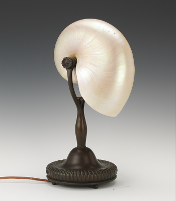 Tiffany-shell-lamp