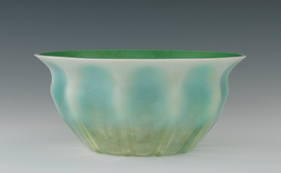 A Tiffany Favrile Glass Bowl Iridescent 13341d