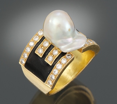 A Ladies 18k Gold Enamel and Pearl 1334e1