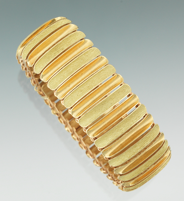 A Ladies 18k Gold Fluted Design 133507