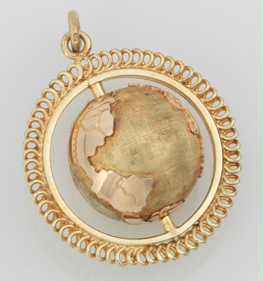 An Italian Gold Globe Pendant 14k 13353c