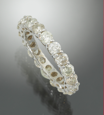 A Ladies Diamond Eternity Ring 133545