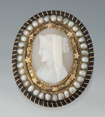 A Victorian Cameo Brooch Carved 13356b