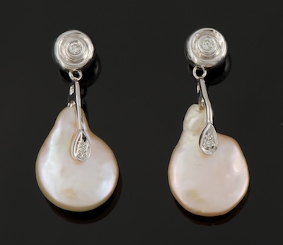 A Pair of Ladies' Blister Pearl