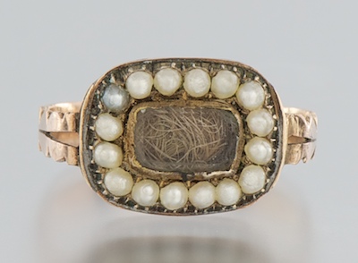 A Georgian Mourning Ring with Pearls