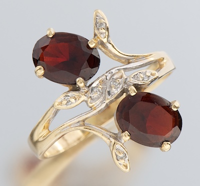 A Ladies Garnet and Diamond Ring 1335b1