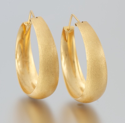 A Pair of Italian 18k Gold Hoop 1335b6