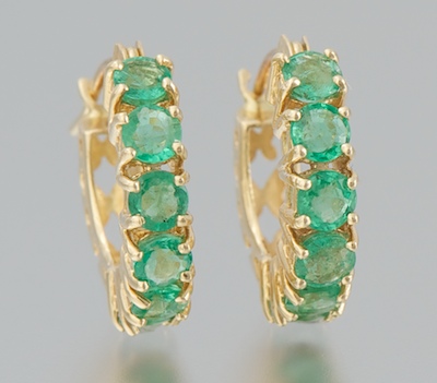 A Ladies' Emerald Earrings 14k