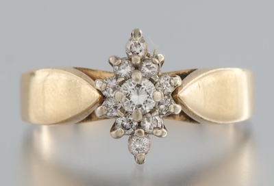 A Ladies Diamond Cluster Ring 1335fb