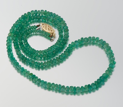 A Ladies Emerald Bead Necklace 133639