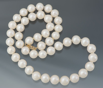 A Princess Length Pearl Necklace 133642