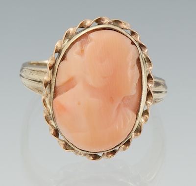 A Ladies Carved Coral Cameo Ring 13364a