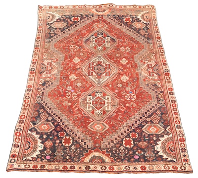 Shiraz Carpet Three geometric medallions 131aed