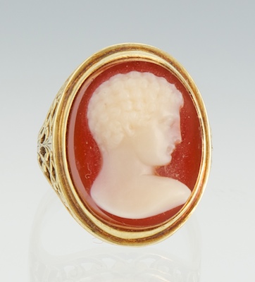 A Ladies Carved Cameo Ring ca  131ba7