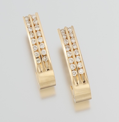 A Pair of Diamond Earrings 14k 131bb0