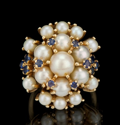 A Ladies Pearl and Sapphire Ring 131bc7