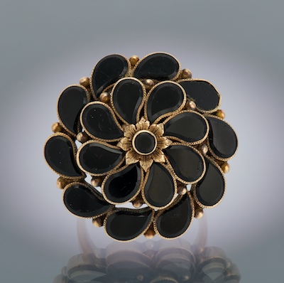 A Ladies Onyx Flower Ring 14k 131bd5