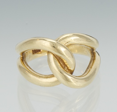 A Ladies' Interlocked Design Ring