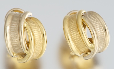 A Pair of 18k Gold Ribbon Earrings 131fd8