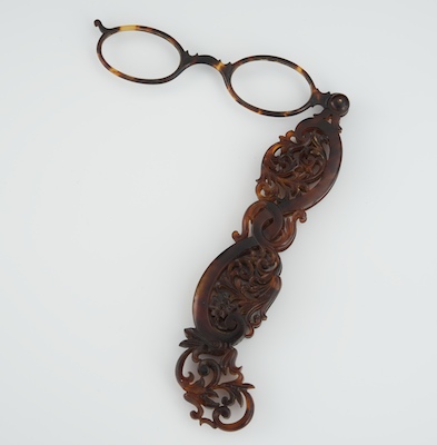 A Carved Tortoiseshell Lorgnette 132166