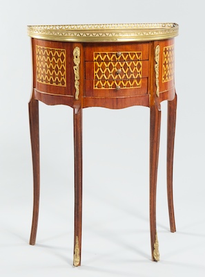 A Delicate Marquetry Petite Commode 1321c6