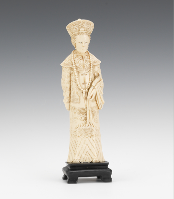 A Ivory Carving of a Dowager Empress 1349c5