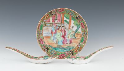 A Rose Medallion Bowl with Two 134a1f