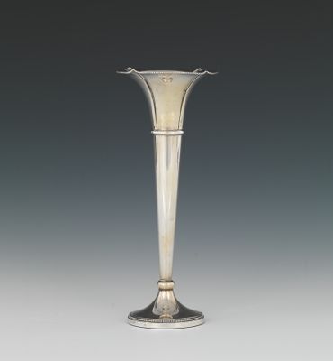 A Silver Trumpet Shape Vase Simple