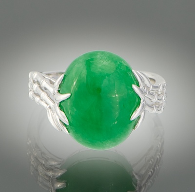 A Ladies' Jadeite Ring 18k white