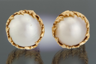 A Pair of Mabe Pear Ear Clips 14k 134b38