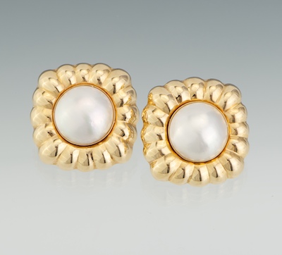 A Pair of Ladies Mabe Pearl Earrings 134b50
