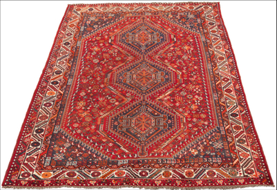 A Shiraz Carpet Medium sized carpet 134c19