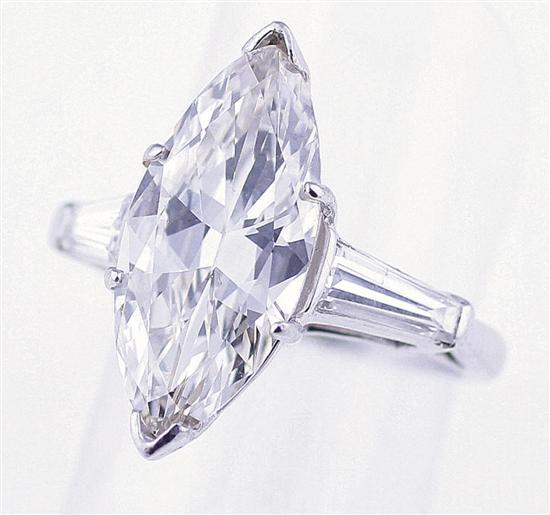 Magnificent solitaire diamond ring