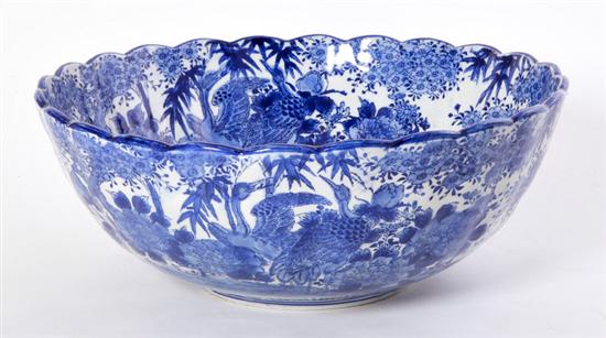 Chinoiserie porcelain centerbowl late