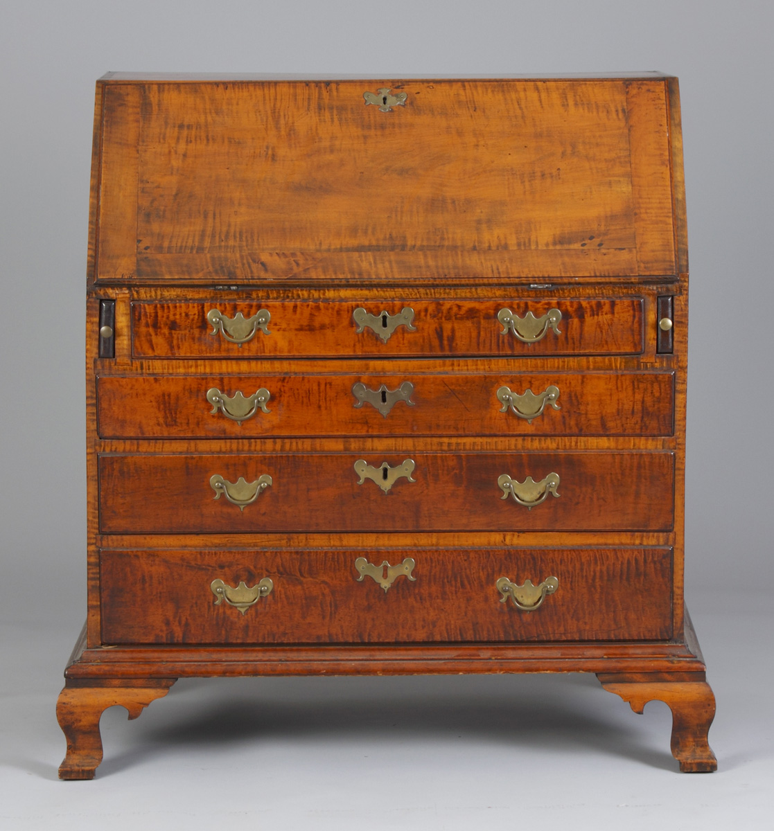 18th Century Tiger Maple Chippendale 134f93