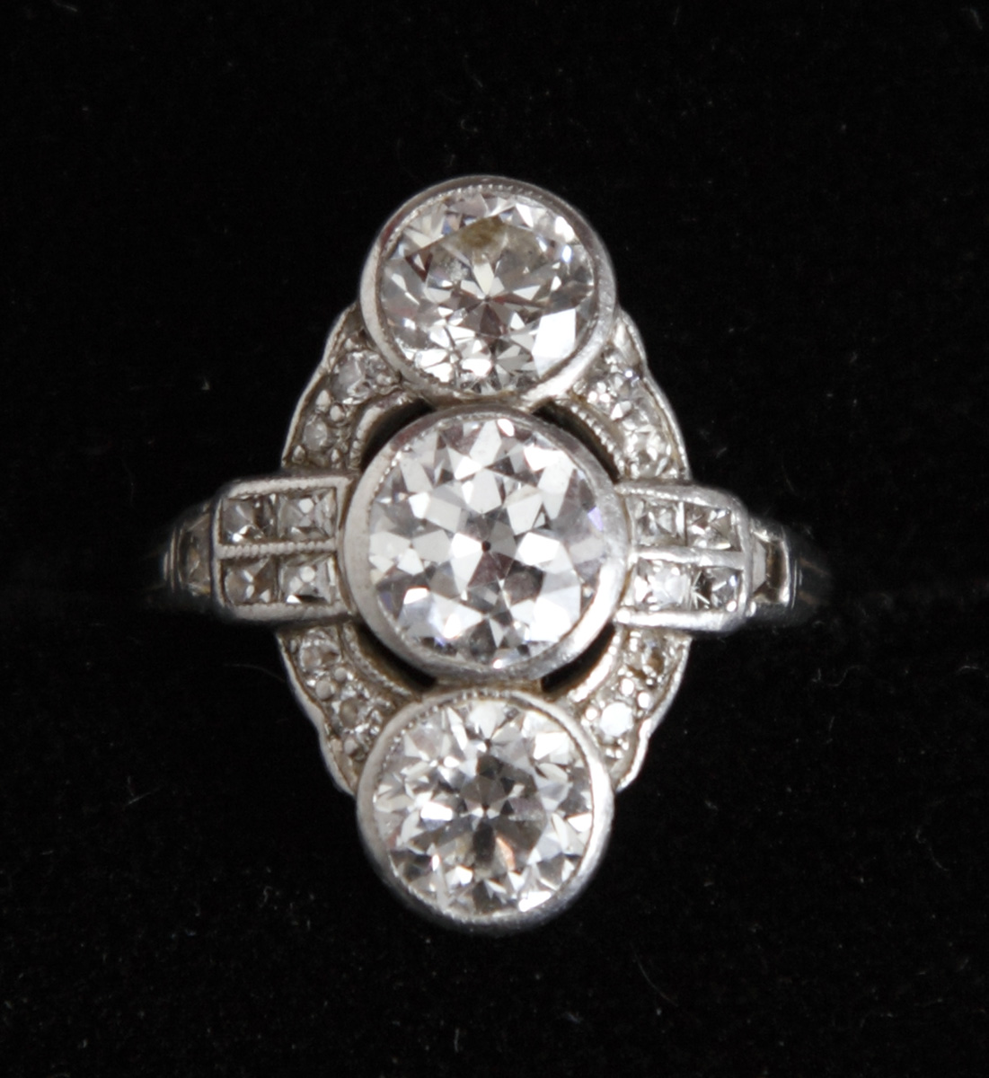 Sgn. Tiffany & Co. 3 Diamond Ring