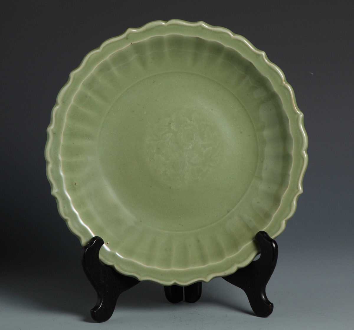 18th Cent Celadon Charger Fluted 1350b6