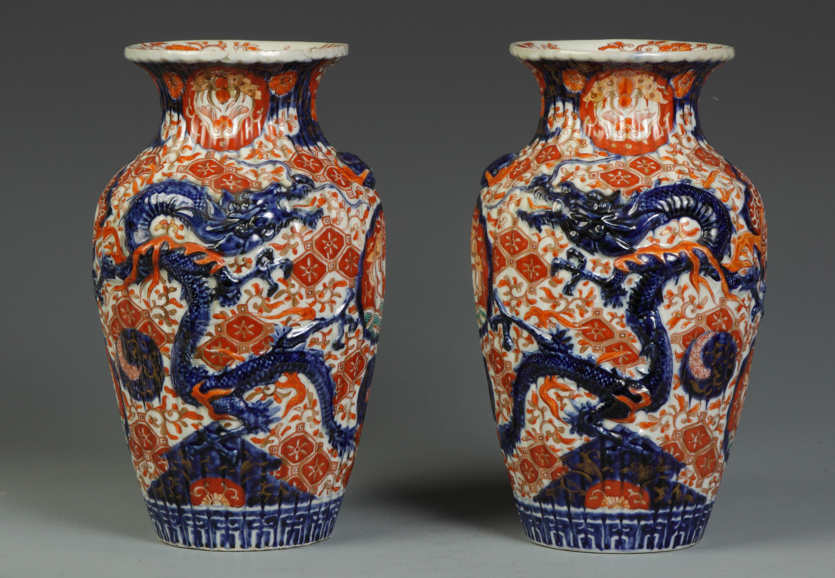 Pair of Imari Vases Relief dragons 1350c6