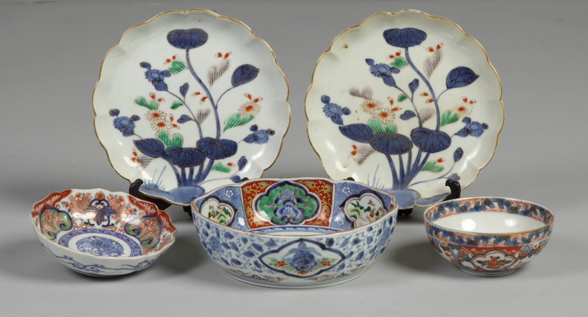5 Pieces of Imari All Sgn. 3 bowls