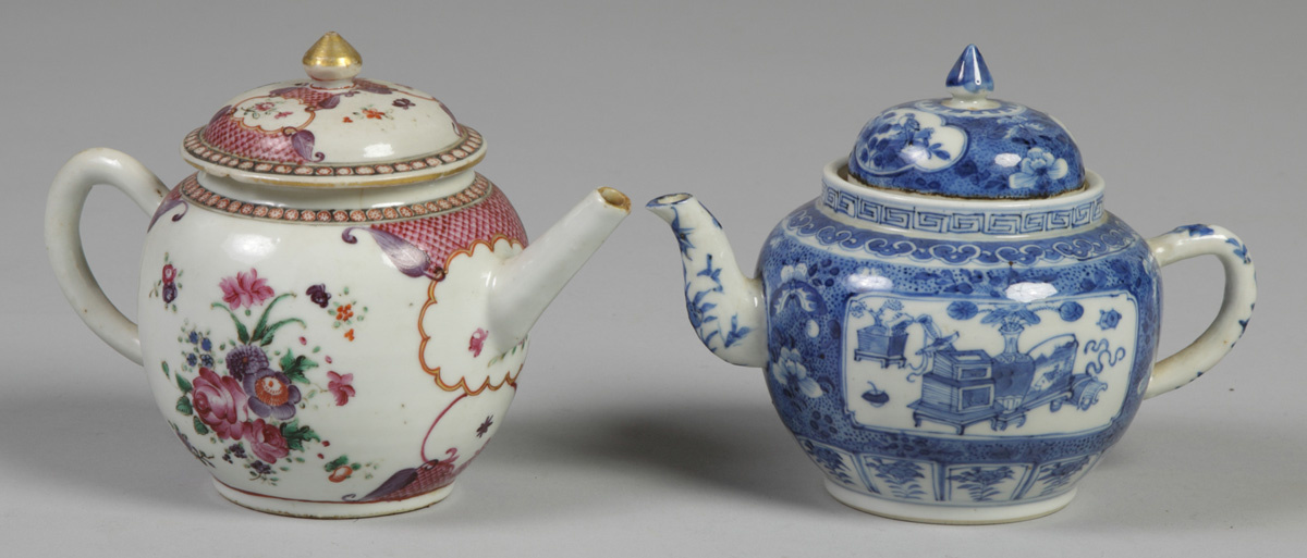2 Chinese Export Teapots L: Small