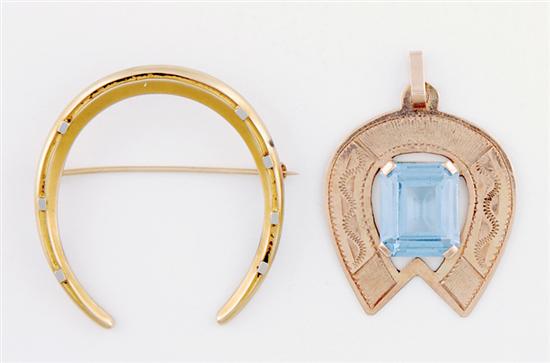Gold horseshoe form pendant and 135235