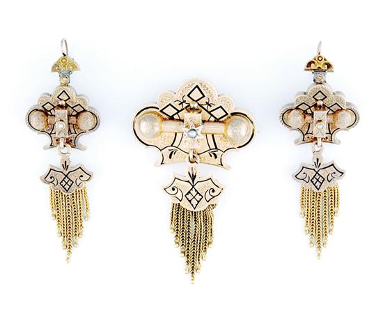 Victorian gold brooch and earrings 13530e