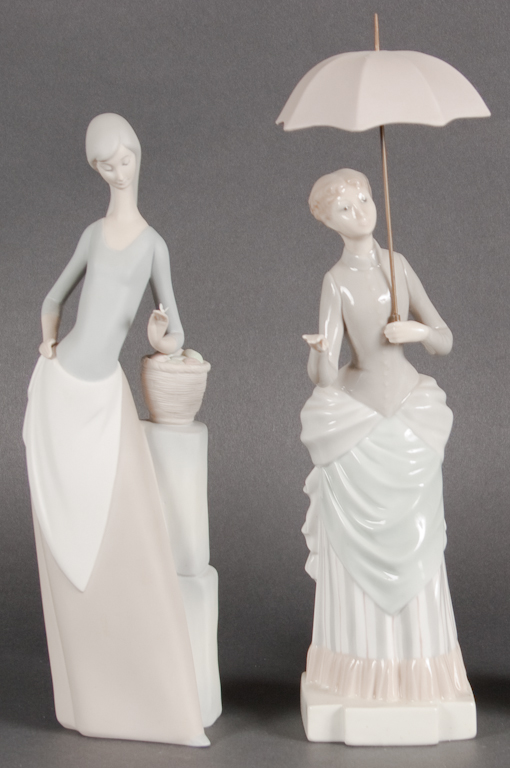 Two Nao porcelain figures 1 woman 1358dd