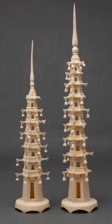Two similar Chinese carved ivory 135919