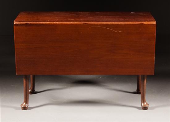 George II mahogany drop leaf table